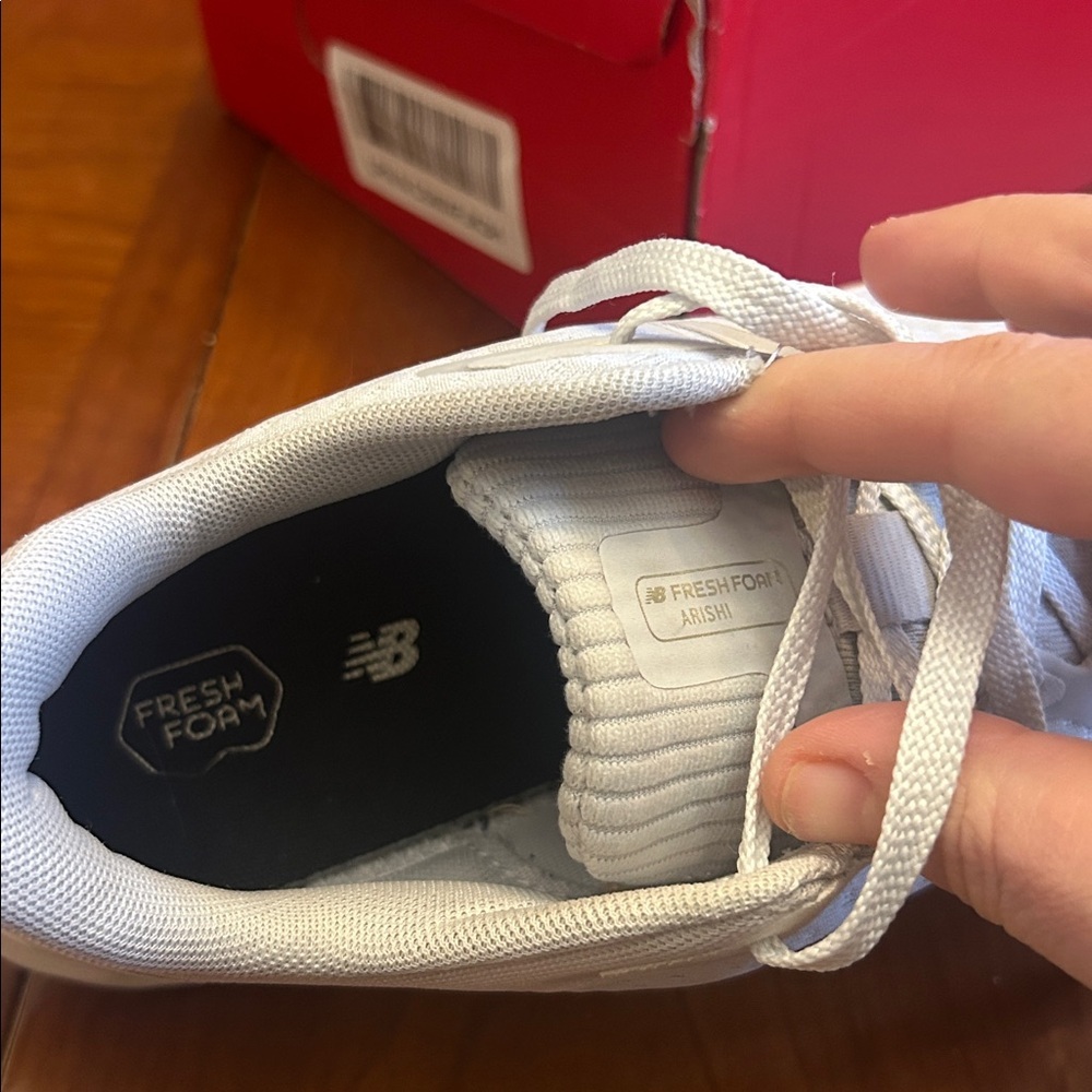 New Balance Fresh Foam Arishi V4 Grey Shoes Women Size 8.5 D WIDE - Picture 6 of 10